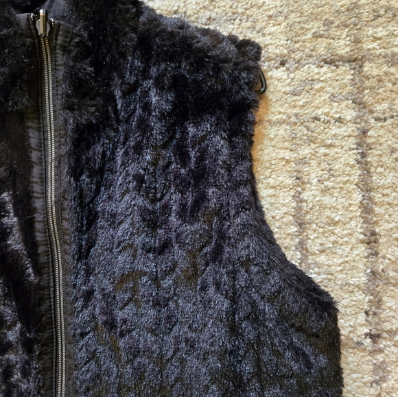 Casual  Black Faux Fur & Quilted Reversible Zip Front Vest L - Picture 2 of 7